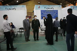 بازدید فرمانده ناحیه مقاومت بسیج ساوجبلاغ از مراکز واکسیناسیون شهرستان
