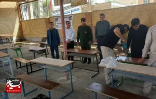 جهادگران برای نیمکت&zwnj;های دانش آموزان لالی آستین بالا زدند