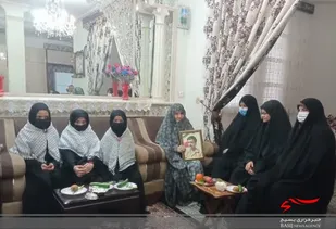 دیدار بسیجیان پایگاه حضرت معصومه (س) با خانواده شهید ابوالفضل حاجی علیان