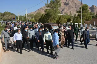 مادر شهید همت در کنار سردار خیبر آرام گرفت