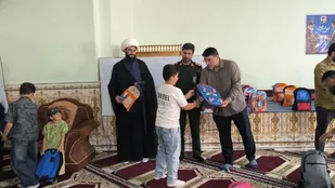 توزیع ۲ هزار بسته لوازم&zwnj;التحریر بین دانش&zwnj;آموزان نیازمند در شهرستان شادگان