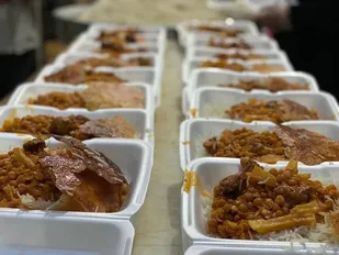 طبخ اطعام حسینی محرم ۱۴۰۰ آستان مقدس امامزاده حسین(ع) قزوین
