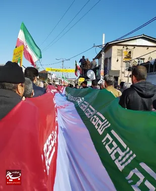 علوی تبار&zwnj;ها پیشتاز در خلق حماسه یوم الله ۲۲ بهمن /&zwnj; ای رهبر آزاده،جانم به قربان تو + عکس و فیلم