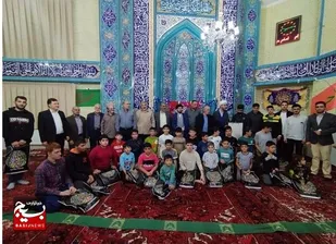 اهدای لوازم تحریر به اعضای طرح تابستانی مسجد حضرت علی(ع)
