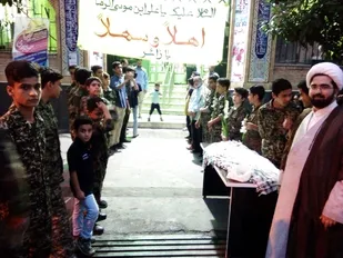 پذیرایی از ۳۳ زائر عراقی امام رضا(ع)