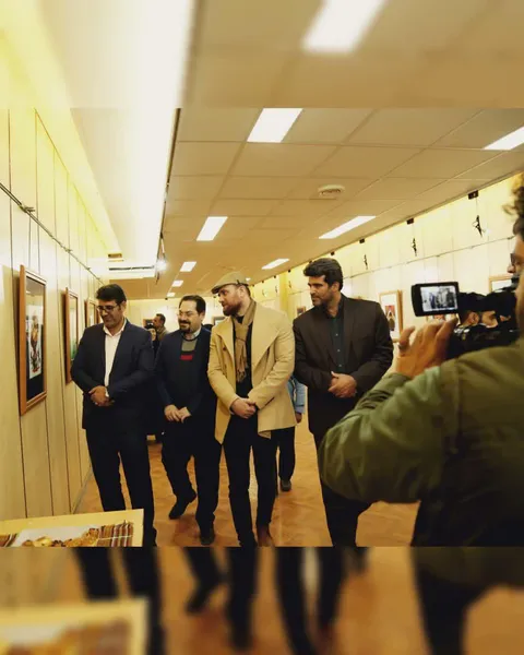 هنرمند با آثارش به مقابله با ظلم می رود