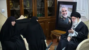 شما ولیّ حاج&zwnj;قاسم و ولیّ همه ما هستید/گوش جان به فرمان داریم
