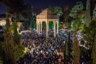 آرامگاه حافظ بیشترین آمار بازدیدکنندگان نوروزی را به خود اختصاص داد