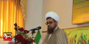پیروزی در هشت سال دفاع مقدس، مربوط به وحدت در جامعه اسلامی است