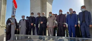 روایت تصاویر از ادای احترام استاندار جدید سمنان به شهدای والامقام دامغان