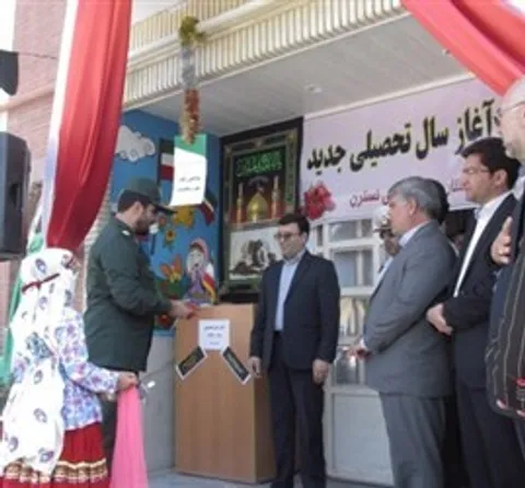 نواخته شدن زنگ مهر و مقاومت در مدارس مانه و سملقان