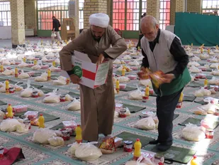 دومین مرحله از رزمایش مواسات و کمک مومنانه در مهریز اجرا شد