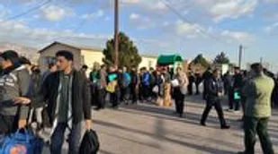 اعزام دانش آموزان مهریز به مناطق عملیاتی جنوب