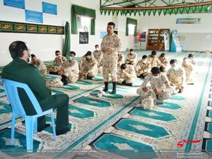 نشست چهره به چهره فرمانده ناحیه زاوه با سربازان
