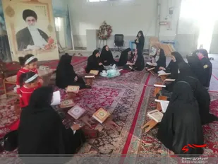 آموزش پخت کیک توسط یکی از سرگروههای صالحین حوزه