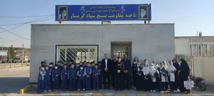 دیدار دانش آموزان و مدیر آموزش و پرورش گرمسار با فرماندهی و پاسداران سپاه ناحیه گرمسار +تصاویر