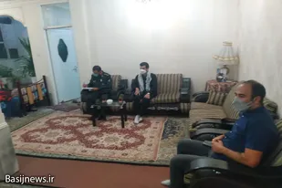 دیدار بسیجیان حوزه امام حسن (ع) ملایر با رزمنده دفاع مقدس
