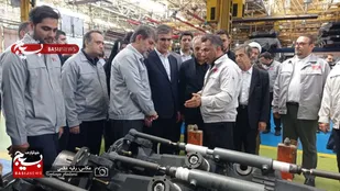 بازدید رئیس بانک مرکزی از گروه صنعتی تراکتورسازی