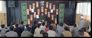 طلاب و روحانیون دیده‌بانان بیداری جامعه و علمداران جهاد تبیین هستند