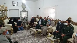 فرمانده سپاه چالدران با خانواده شهداء شهرستان دیدار کرد