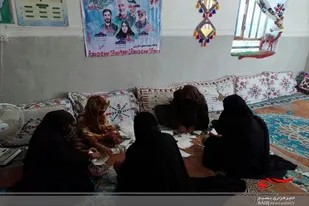 توزیع ۳۰۰ماسک توسط خواهران بسیجی پایگاه شهیده مطهره ناروئی خاش