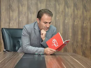 مجموعه شعر &laquo;در سفارت آغوش تو&raquo; اثر شاعر کرمانشاهی منتشر شد
