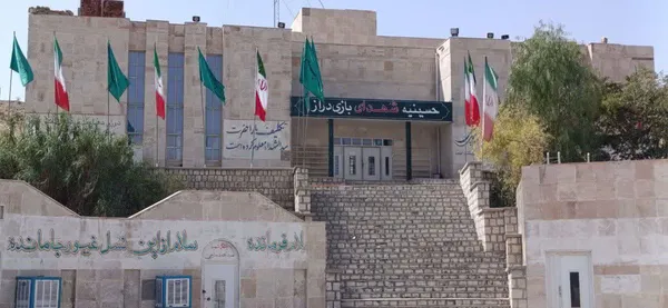بسیجیان کاروان راهیان نور شهرستان کردکوی در دومین روز از اردوی راهیان نور غرب کشور، از یادمان شهدای بازی&zwnj;دراز بازدید کردند.