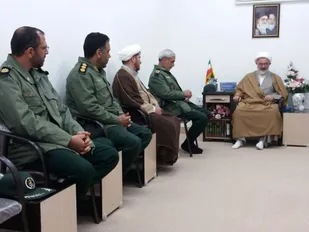 دیدار فرماندهان گروه پدافندهوایی ۱۰ محرم با امام جمعه شاهرود
