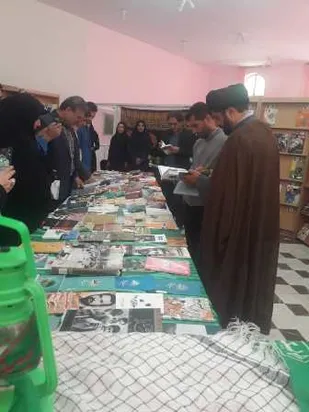 برپایی نمایشگاه عکس و کتاب درلردگان
