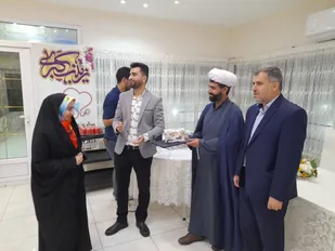 مسئولان سپاه ناحیه گرمسار از پرستاران درمانگاه، ولی عصر (عج) تجلیل کردند