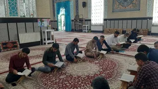 برگزاری محفل انس با قرآن کریم در جوار بقعه آقا سید علی شارینی تاکستان