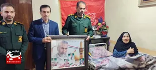 دیدار فرمانده ناحیه مقاومت بسیج کارون از خانواده سردار شهید حمید تقوی