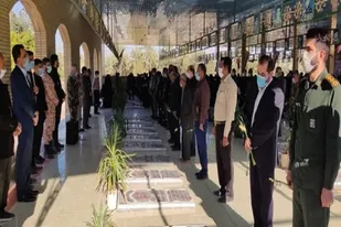 آیین غبار روبی و عطر افشانی گلزار شهداء خشت برگزار شد