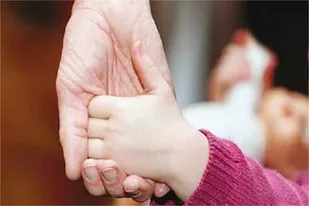 کمک های دو حامی مقیم آمریکا و سوئد به خانواده های تحت حمایت کمیته امداد