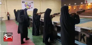 برگزاری مسابقه تیراندازی با تفنگ بادی بانوان بسیجی کرمان