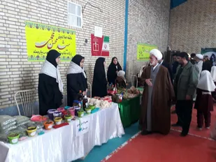 بازارچه محلی محصولات تولیدی بانوان بیارجمندی برپا شد