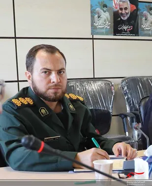 انقلاب اسلامی با نگاه صدور به جهان و بر مبنای دیدگاه امامین انقلاب استوار است