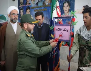 نواخته شدن زنگ انقلاب در مدارس مهریز