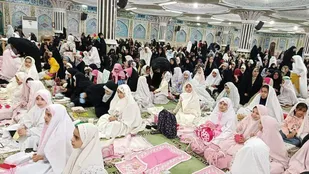 اقامه ی دخترانه&zwnj;ترین نماز جمعه در شهرکرد