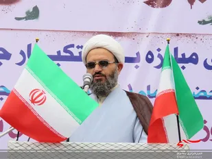امروز ایستادگی در مقابل دنیای پوشالی استکبار کار حسینی است