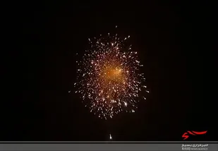 کلیپ|نورافشانی آسمان در شب جشن پیروزی انقلاب
