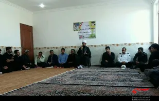 دیدار جمعی از مسئولین و بسیجیان با امام جمعه شهر شیرین&zwnj;سو