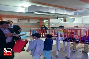 برپایی میز خدمت  و ویزیت رایگان در مرکز مهرآوران زاهدان