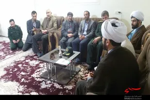 دیدار امام جمعه و فرمانده سپاه ملایر با خانواده شهدا