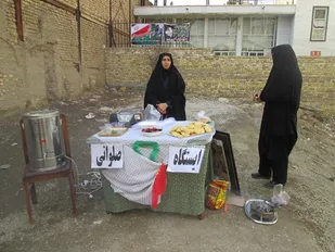 برپایی ایستگاه صلواتی توسط بسیجیان حوزه زینب کبری(س) نهاوند