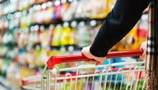 پیشکسوتان بسیج اصناف در کنار تیم&zwnj;های نظارتی بر بازار شب یلدا نظارت می کنند