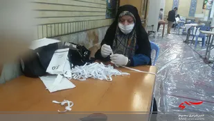 تولید ماسک و اجرای طرح غربالگری به همت بسیجیان حوزه 16 خواهران ناحیه امام صادق (ع)