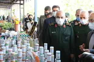 تصاویر | بازدید سردار سلامی از مرکز واکسیناسیون دانشگاه خوراسگان و بیمارستان صحرایی شهید صدوقی