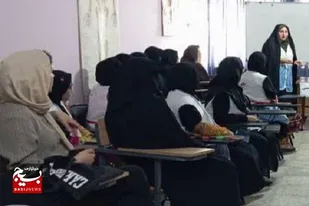 برگزاری کارگاه عفاف و حجاب و فرزند آو ی به مناسبت دهه مبارک فجر در ایرانشهر