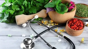 طب سنتی ایرانی از نقاط قوت بخش درمان کشور در شرایط تحریمی است/ از ایجاد تعاونی&zwnj;های طب سنتی و حوزه سلامت حمایت می&zwnj;کنیم